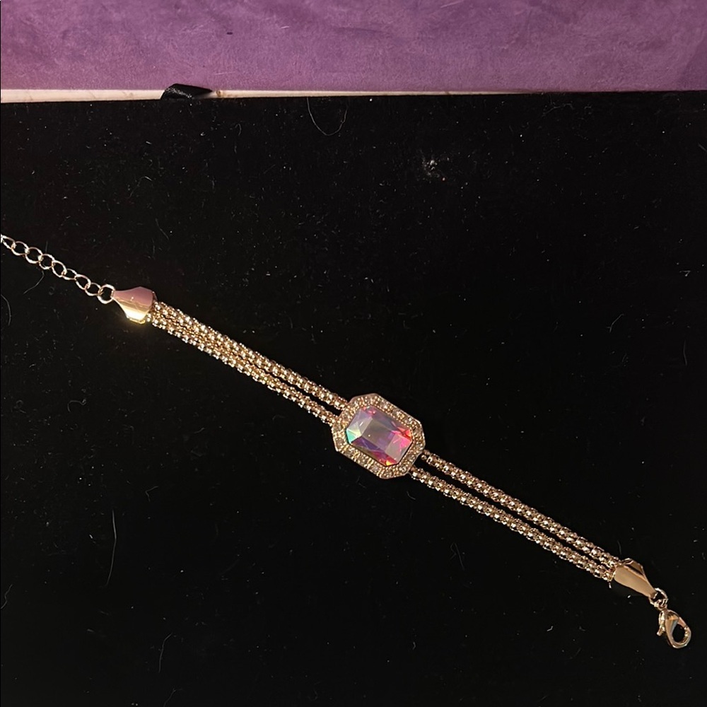*Vintage-Inspired Gold Tone & Iridescent Gemstone Bracelet with Ornate Details - Picture 3 of 8